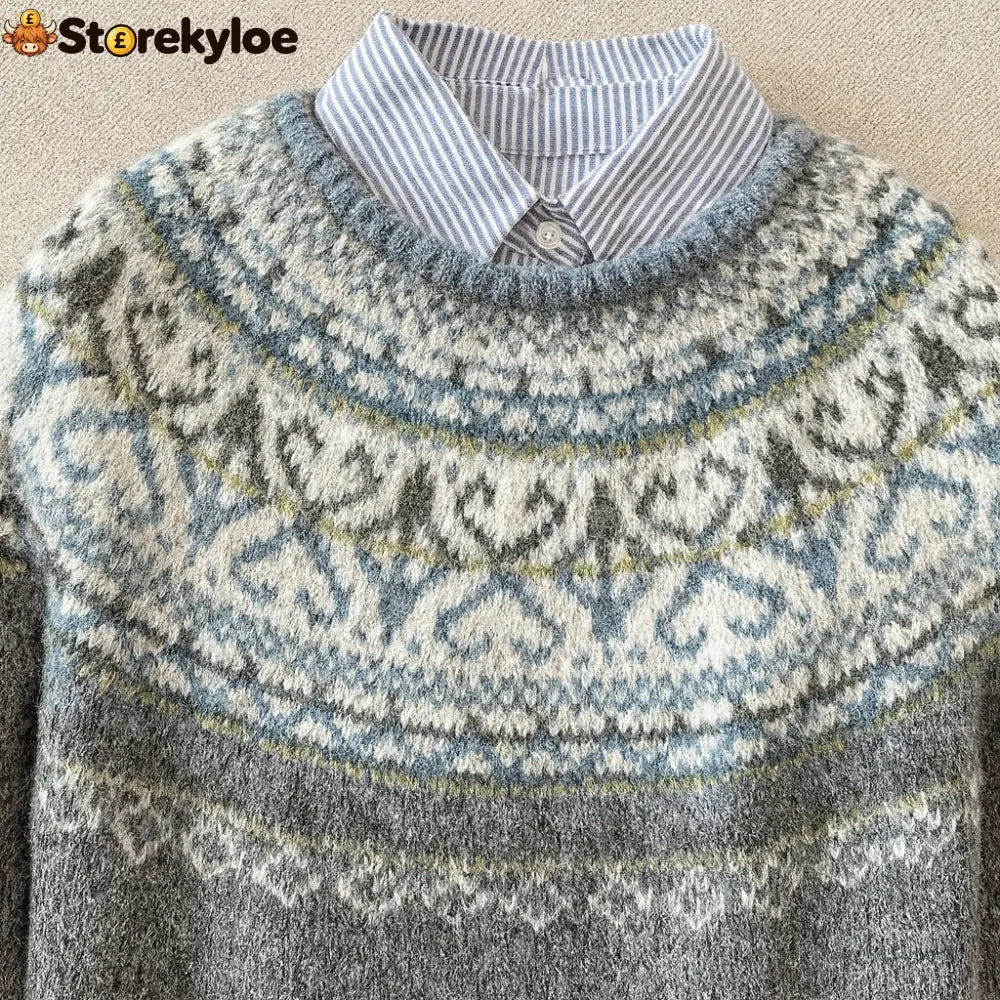 Grey-Chic Vintage Knit Sweater