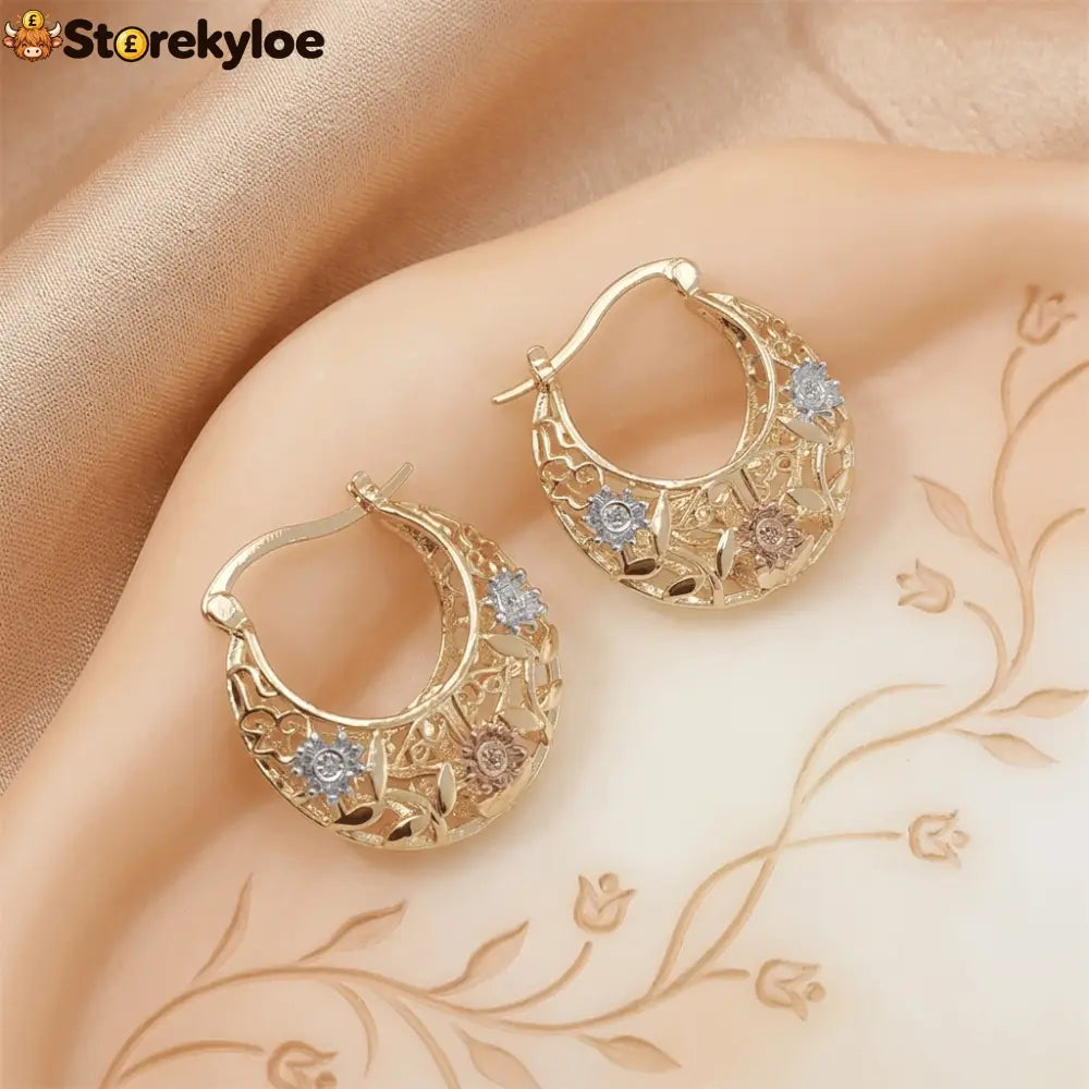 🌸 Vintage 14K Gold Flower Hoop Earrings