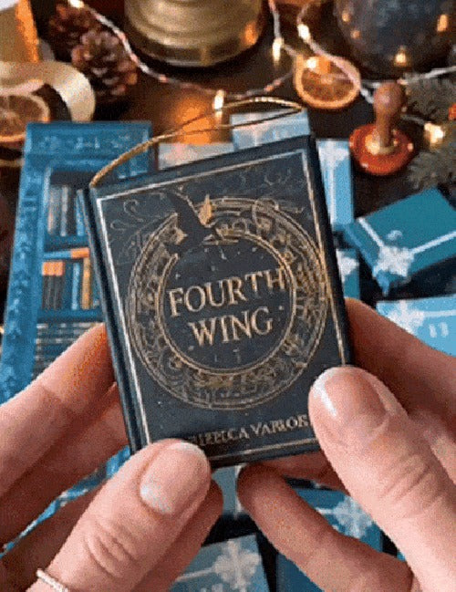 📚 A Little Library for Christmas – 25-Day Mini Book Ornament Advent Calendar——25 little surprises. A Christmas full of bookish charm.